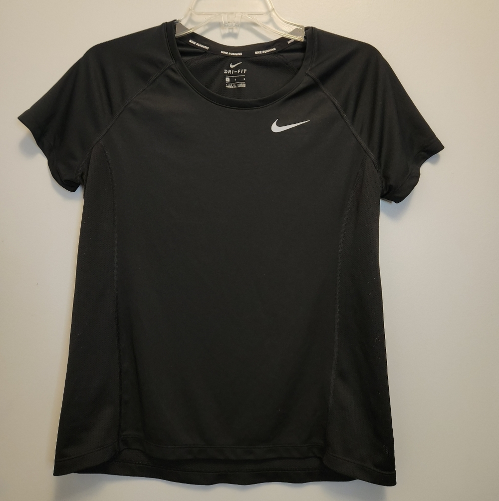Nike Dri-FIT Women's Black Short-Sleeve Athletic Tee Size Large